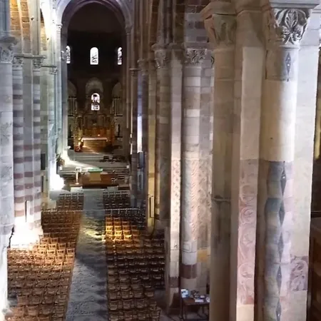 Chez Vous... A La Chanoinerie Apartament Brioude